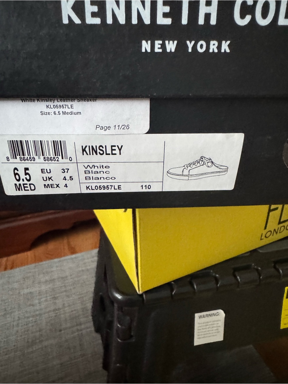 Kenneth Cole White Kinsley Sneakers Box Label